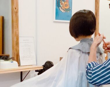 ヘアカット中の娘